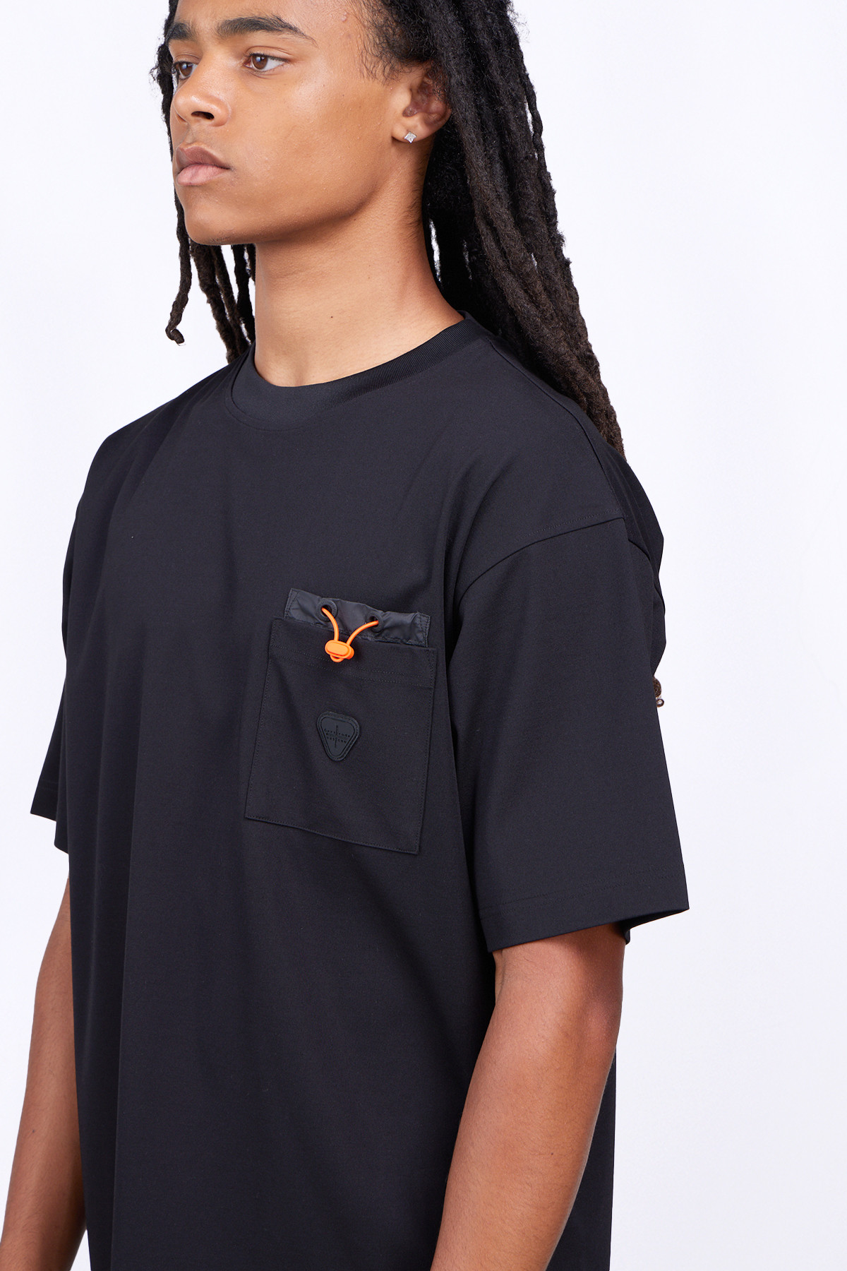 T-shirt avec poche plaquée...