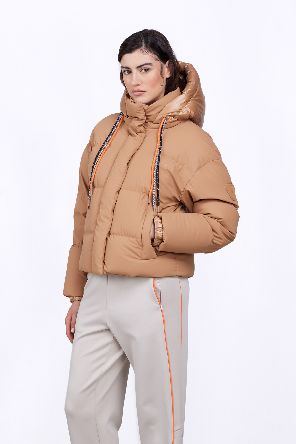 Lili Gum Light Brown short...