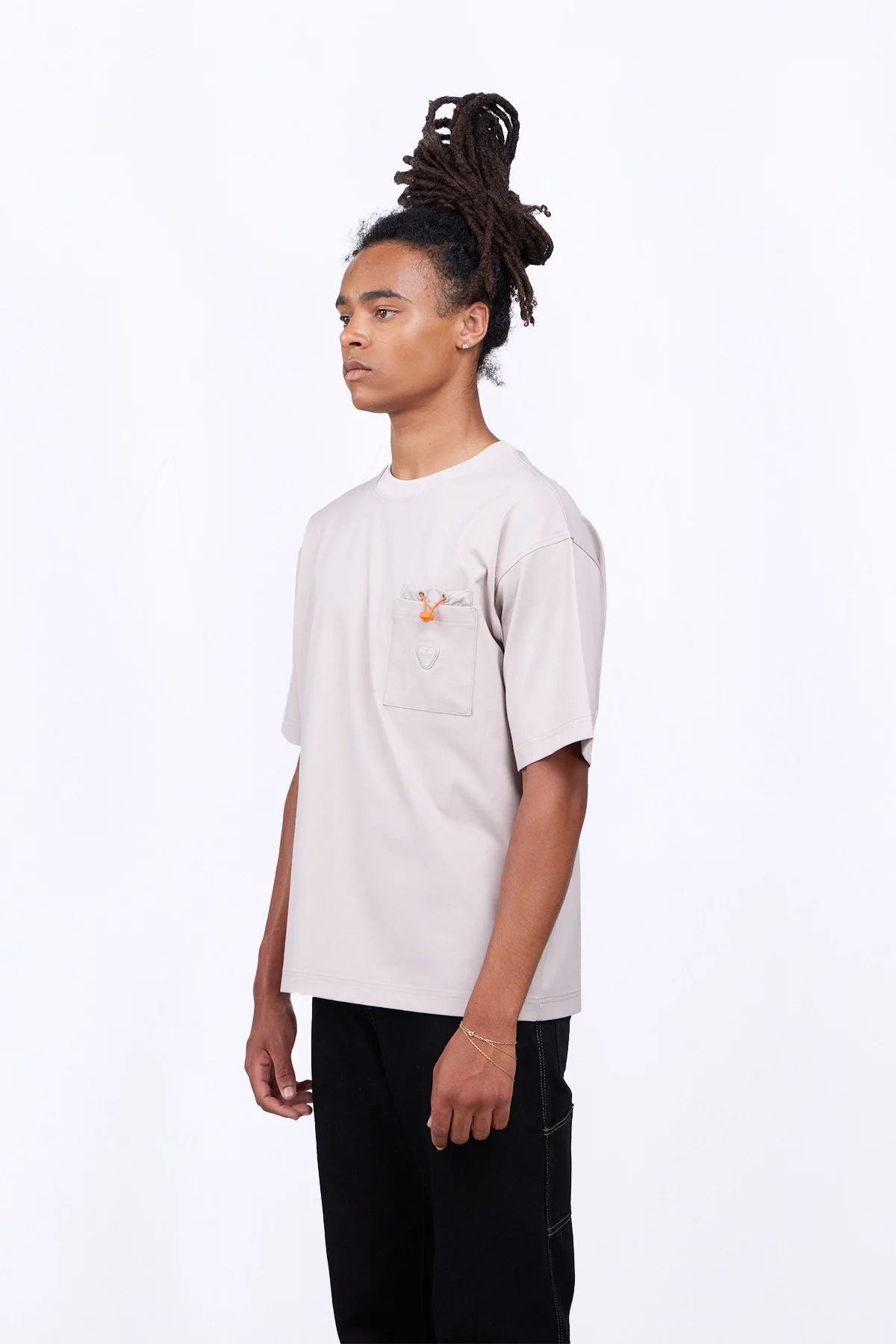 T-shirt avec poche plaquée poitrine Barnabe Pocket Ciment