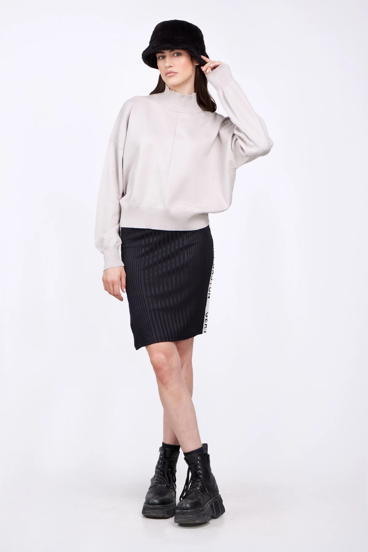 Pull en maille court col chemin e Anais Ciment