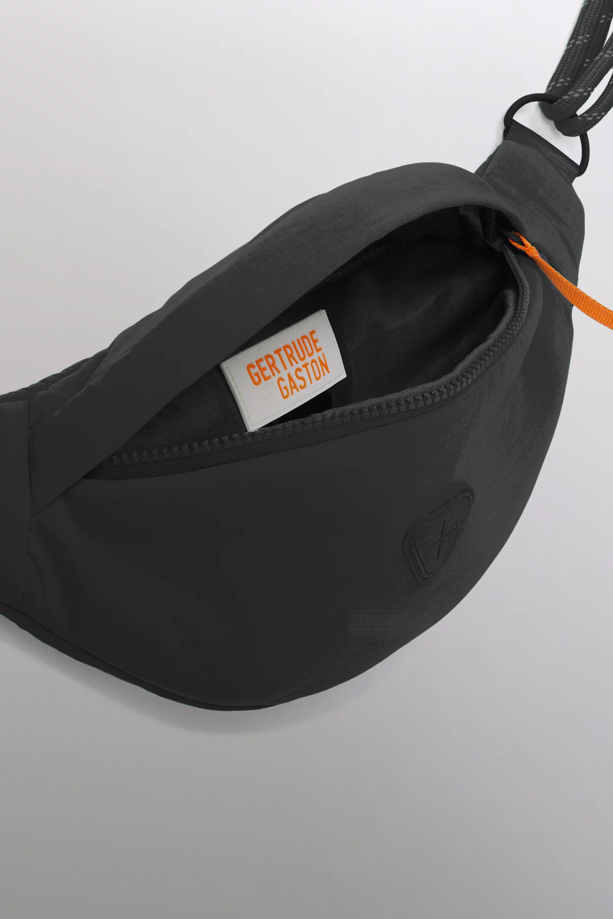 Noah belt bag with drawstring shoulder strap