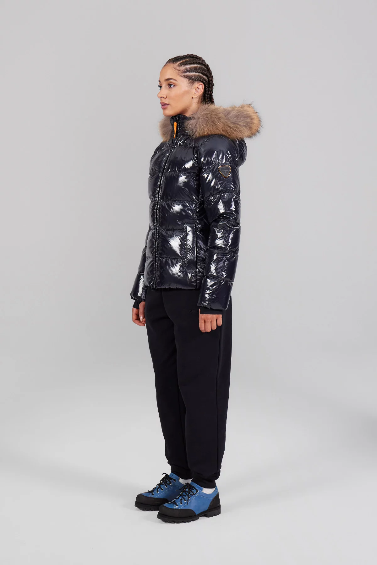 Doudoune cintree avec capuche en fourrure nylon glossy Olga