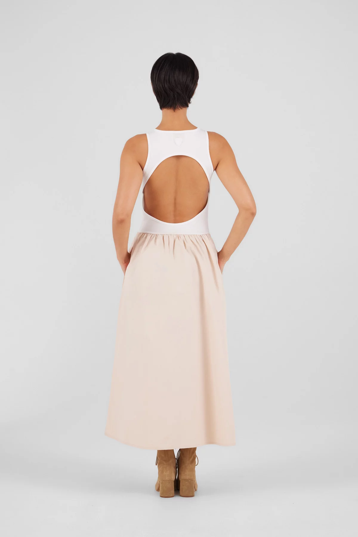 Robe midi sans manches avec ouverture dans le dos Marcelline