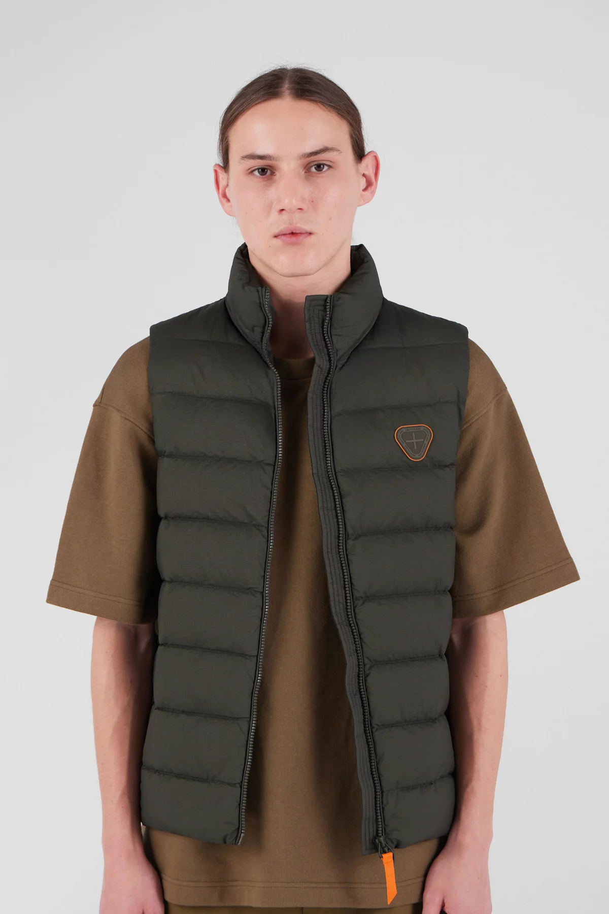 Straight-cut sleeveless...