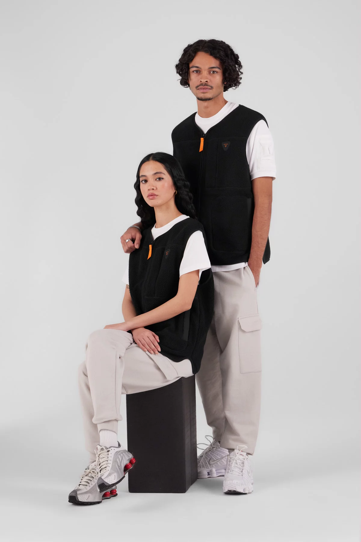 Unisex sleeveless jacket in...