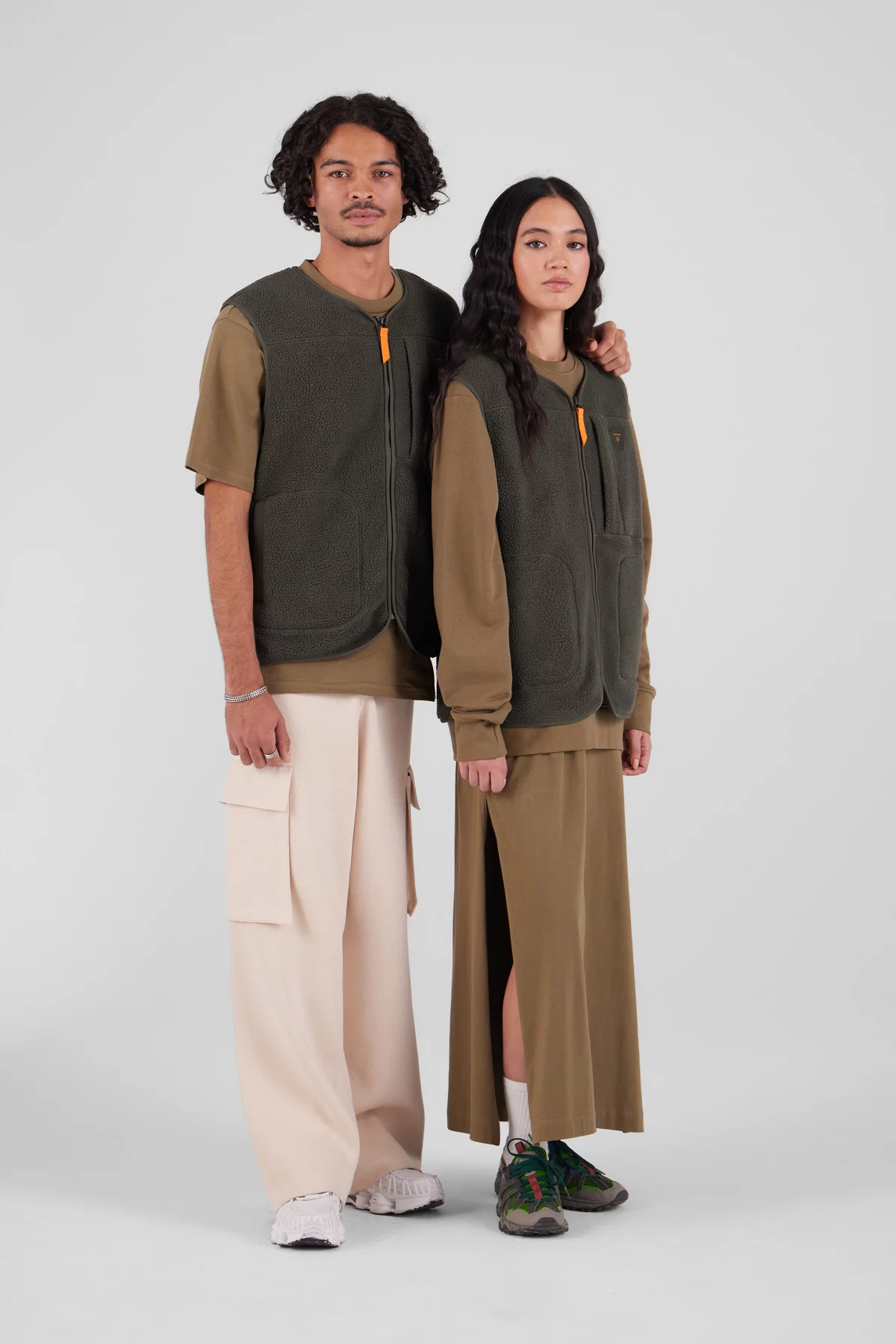 Unisex sleeveless jacket in...