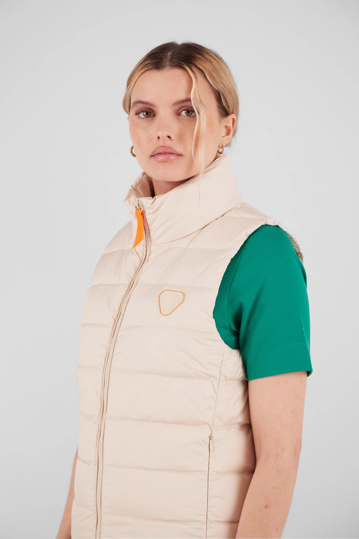 Sleeveless padded jacket...