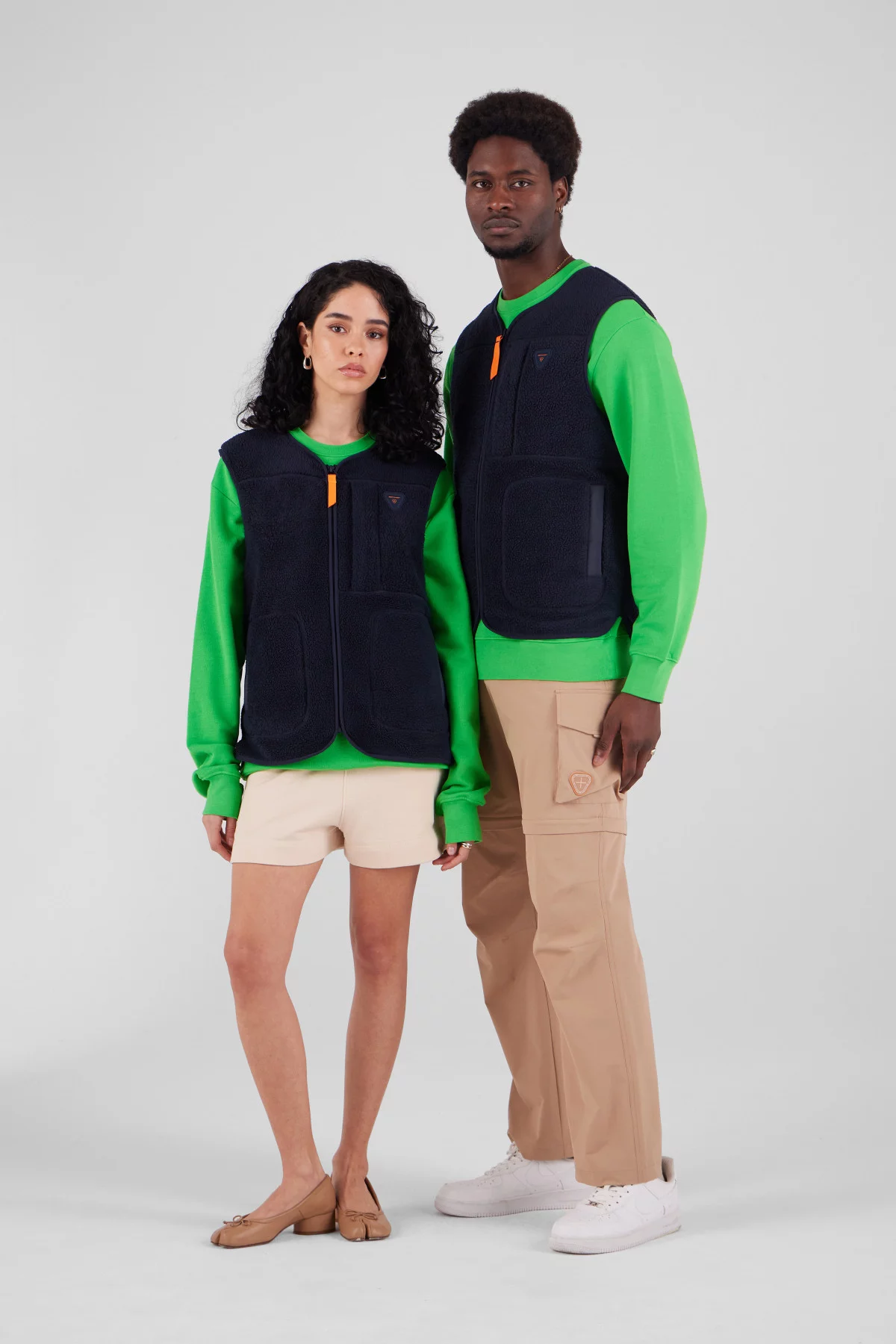 Unisex sleeveless jacket in...