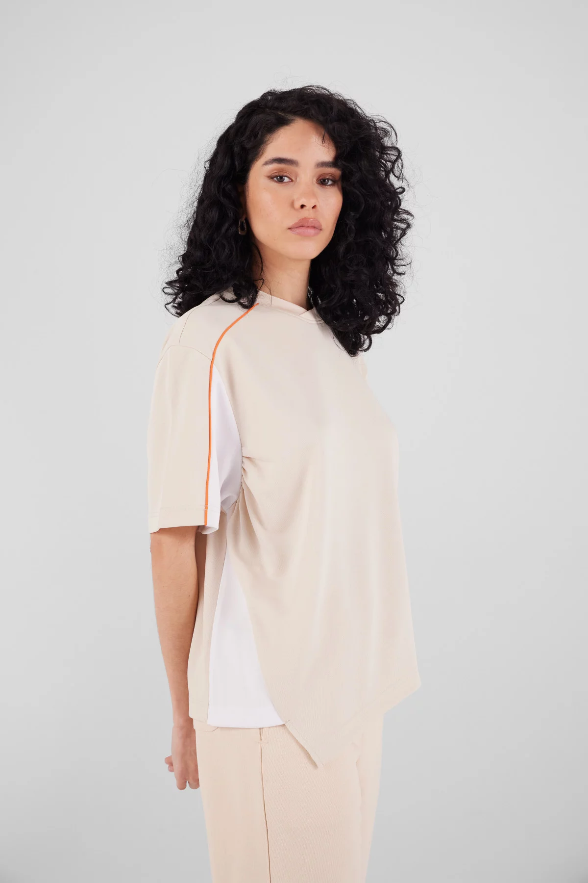 Top asymétrique en maille américaine légère Walt