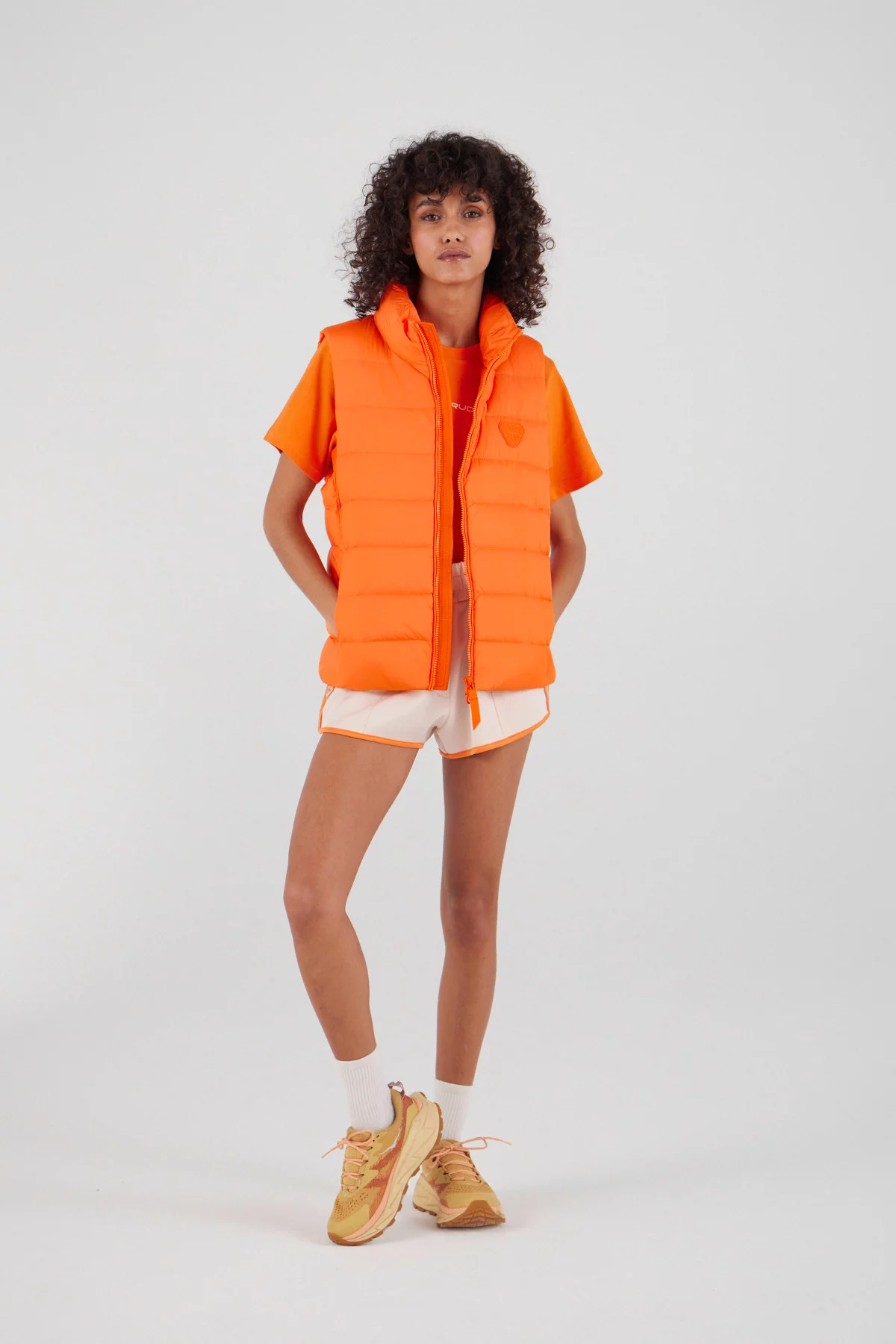 Sleeveless padded jacket...