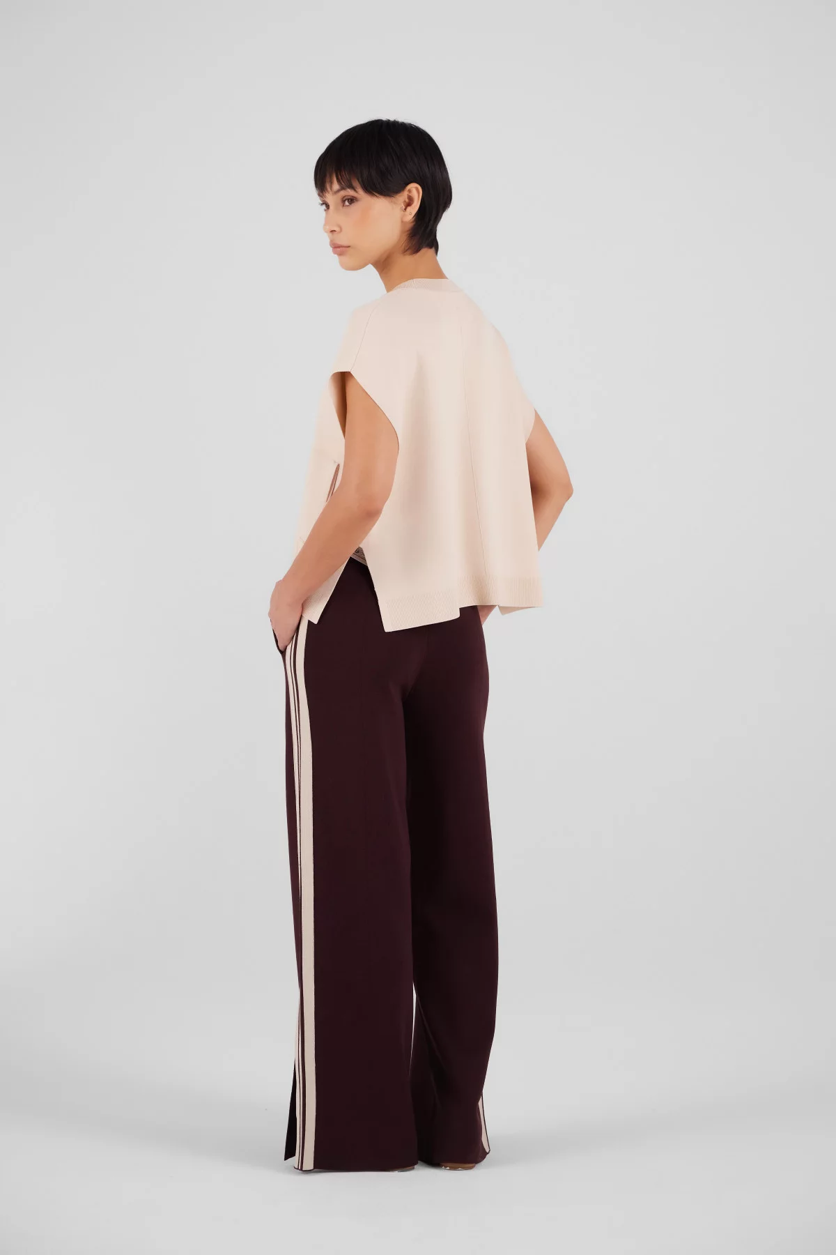 Round-neck knit sweater Chen