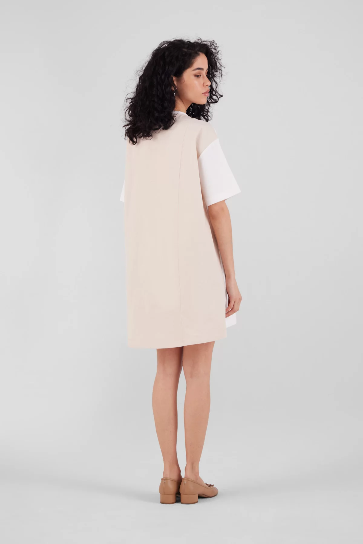 Short dress with pleated nylon back Wanda