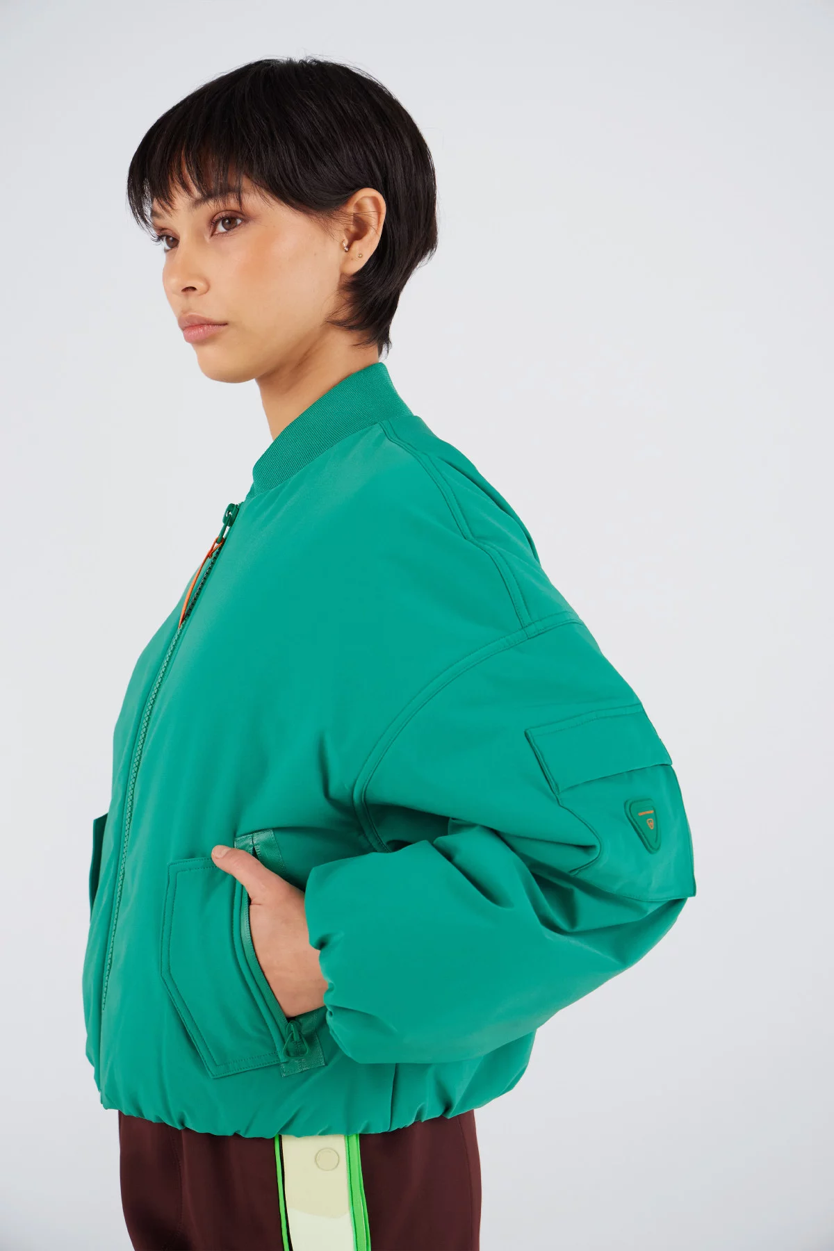 Short bomber with wide sleeves Suni