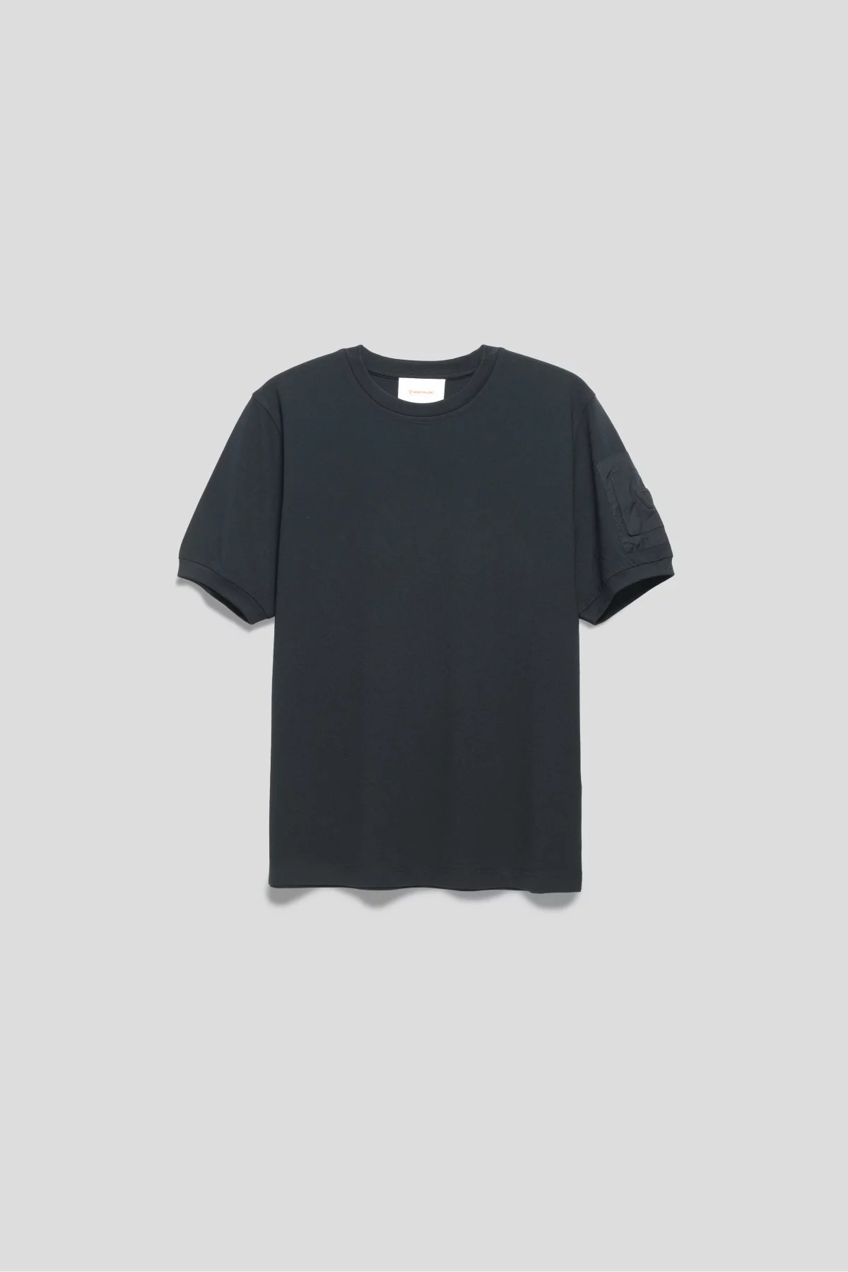 T-shirt avec poche en nylon...