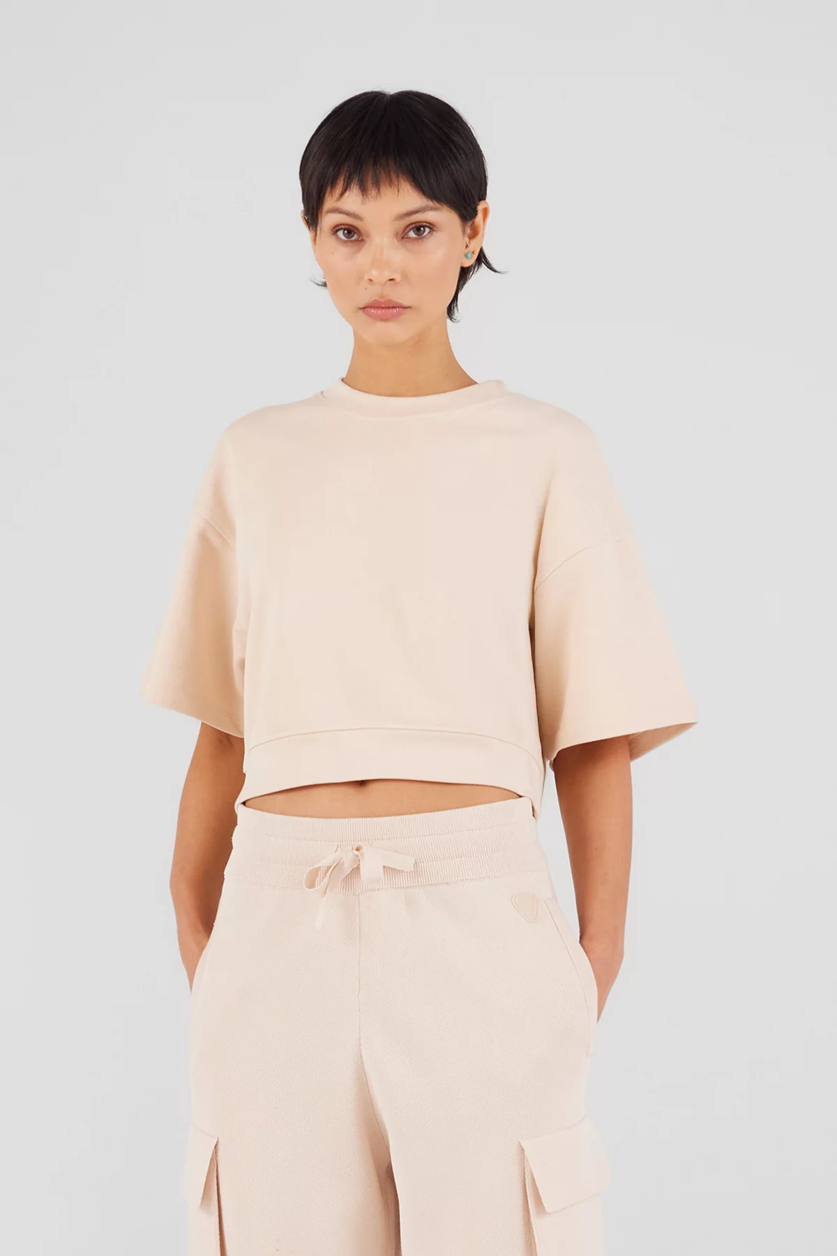 Cropped round-neck...